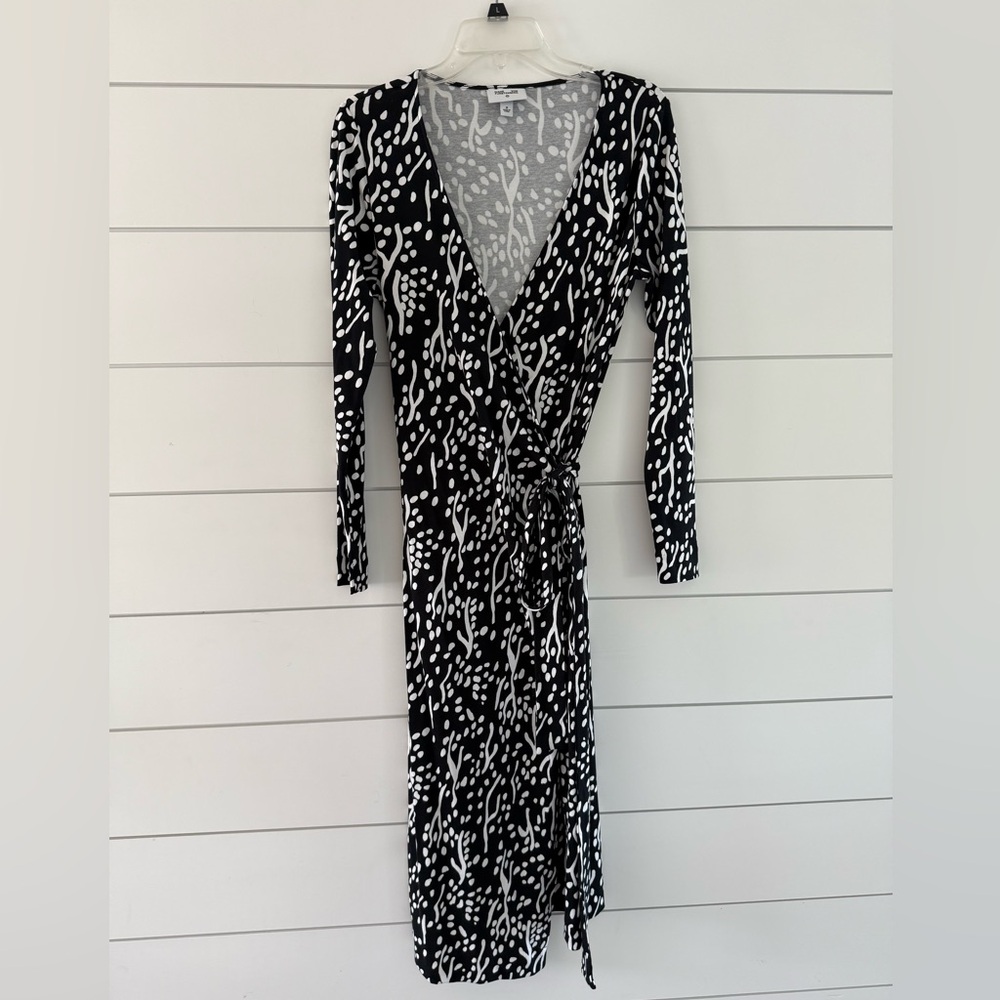 Diane Von Furstenberg Black and White Long Sleeve Wrap Dress